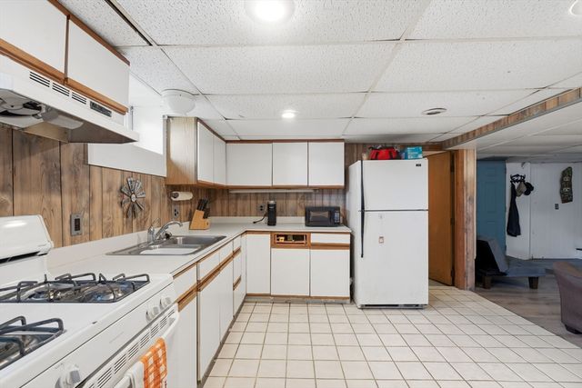 917 Newman Ave, Seekonk, MA 02771