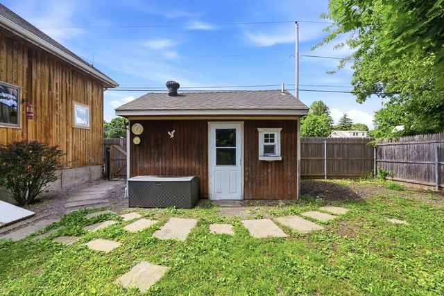 917 Newman Ave, Seekonk, MA 02771