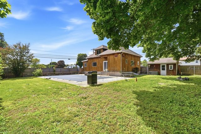 917 Newman Ave, Seekonk, MA 02771
