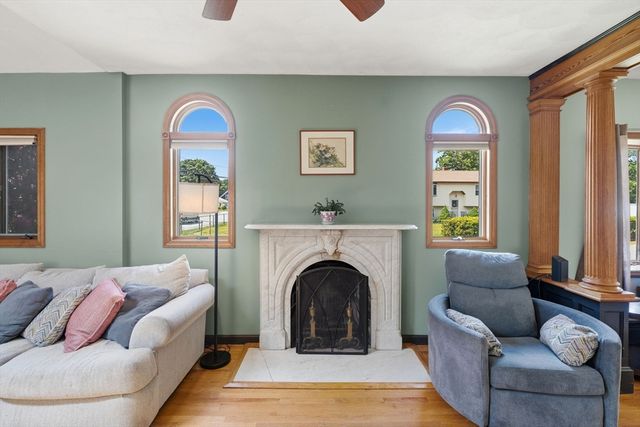 917 Newman Ave, Seekonk, MA 02771