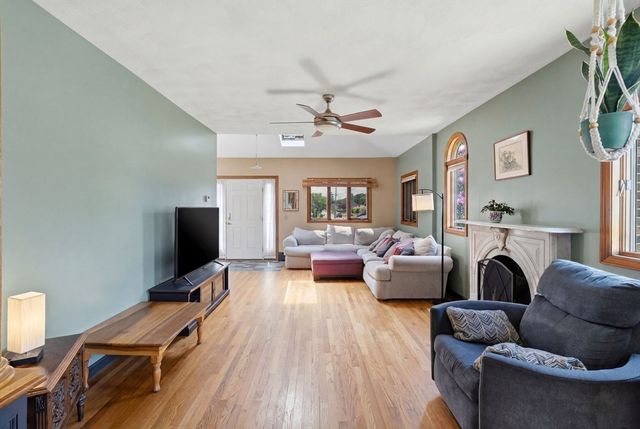 917 Newman Ave, Seekonk, MA 02771