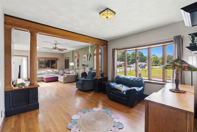 917 Newman Ave, Seekonk, MA 02771