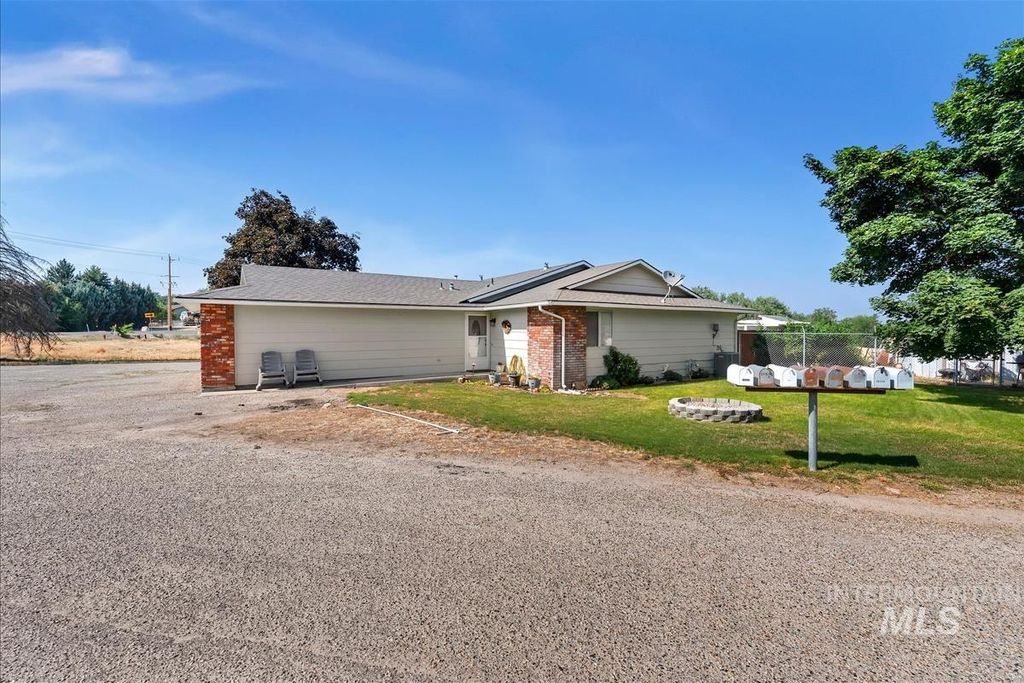 10560 W Fox Ridge Dr, Boise, ID 83709 photo 2