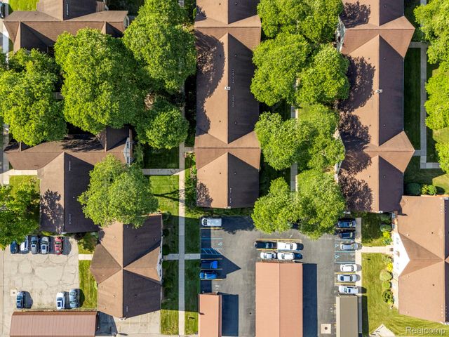 30220 Southfield Road, Southfield, MI 48076