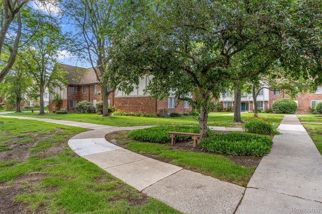 30220 Southfield Road, Southfield, MI 48076