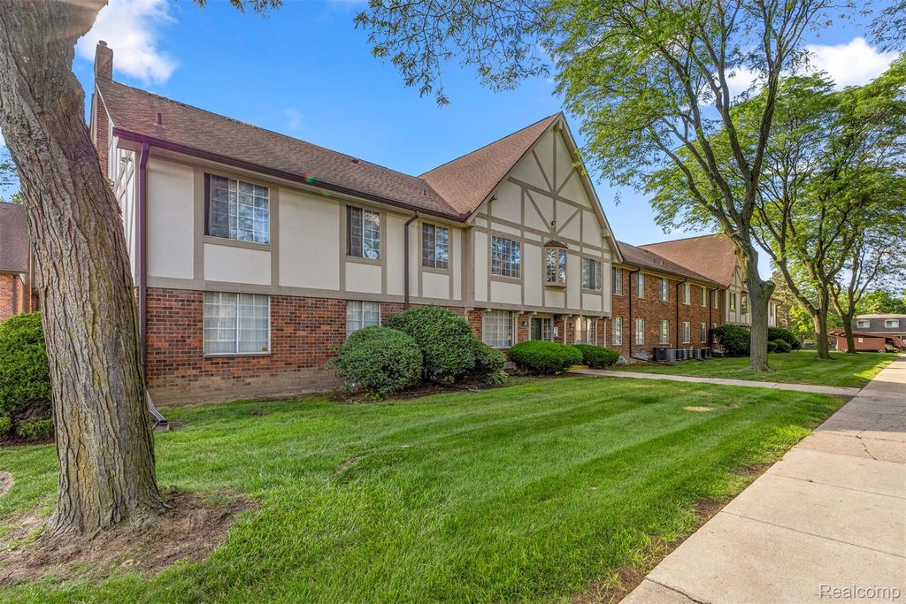 30220 Southfield Road, Southfield, MI 48076