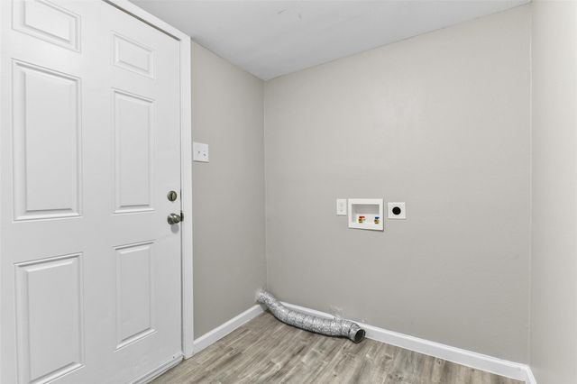 6905 Speaker Street, Hitchcock, TX 77563