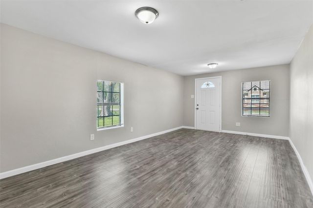 6905 Speaker Street, Hitchcock, TX 77563