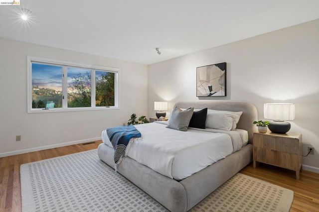 6869 Bristol Dr, Berkeley, CA 94705