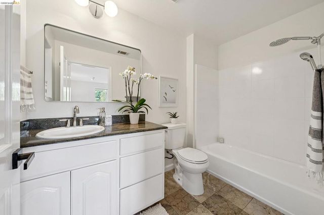 6869 Bristol Dr, Berkeley, CA 94705