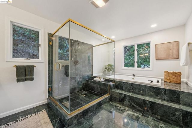 6869 Bristol Dr, Berkeley, CA 94705