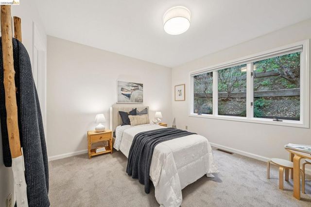 6869 Bristol Dr, Berkeley, CA 94705