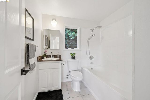 6869 Bristol Dr, Berkeley, CA 94705