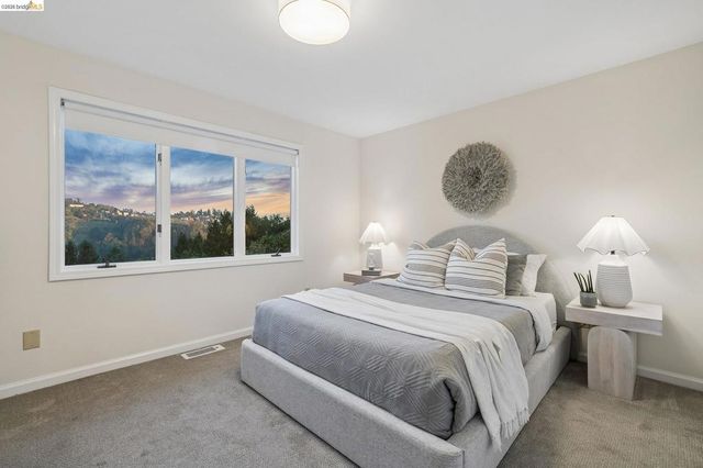 6869 Bristol Dr, Berkeley, CA 94705