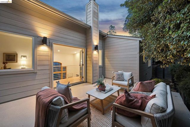 6869 Bristol Dr, Berkeley, CA 94705