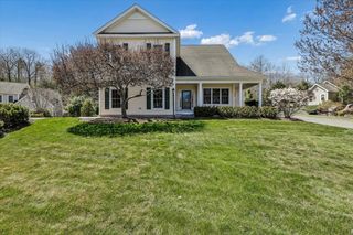 32 White Pine Lane, Manchester, NH 03102