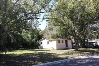 2024 DIXIE AVENUE, Eustis, FL 32726