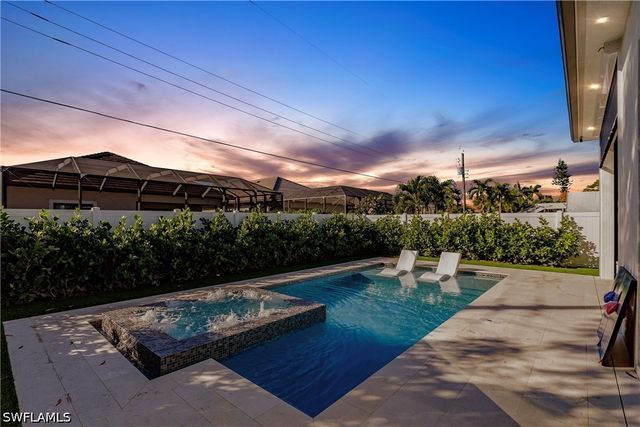 748 110th AVE N, Naples, FL 34108