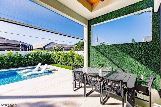 748 110th AVE N, Naples, FL 34108