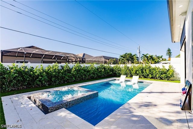 748 110th AVE N, Naples, FL 34108