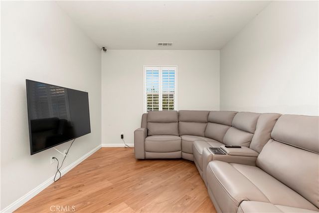 20251 Dorothy, Saugus, CA 91350