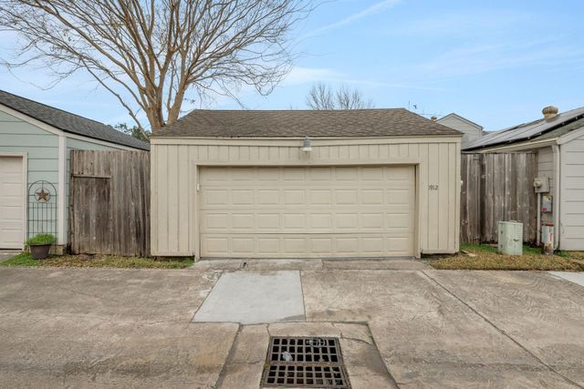 1912 Trixie Lane, Houston, TX 77042