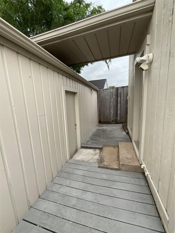 1912 Trixie Lane, Houston, TX 77042