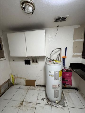 639 HAND AVENUE, Sarasota, FL 34232