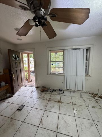 639 HAND AVENUE, Sarasota, FL 34232