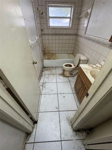 639 HAND AVENUE, Sarasota, FL 34232