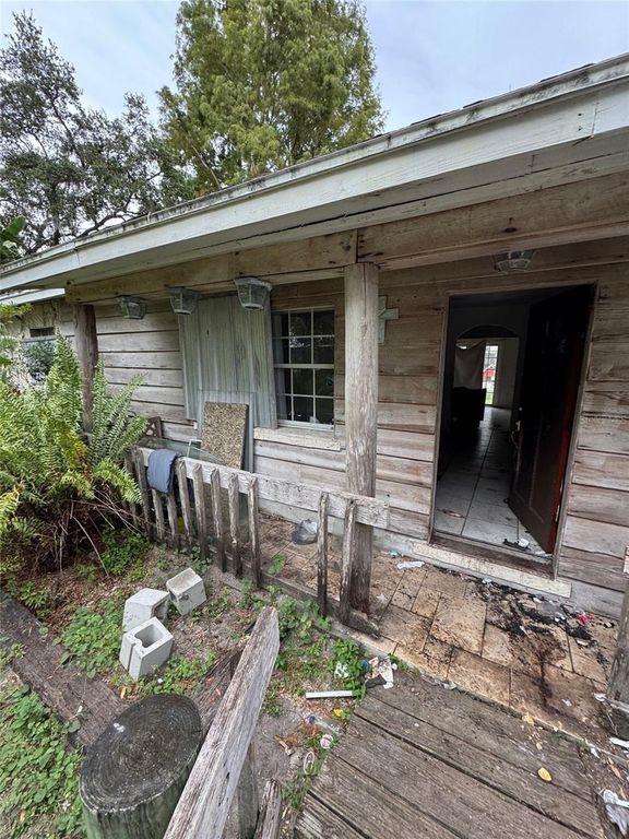 639 HAND AVENUE, Sarasota, FL 34232