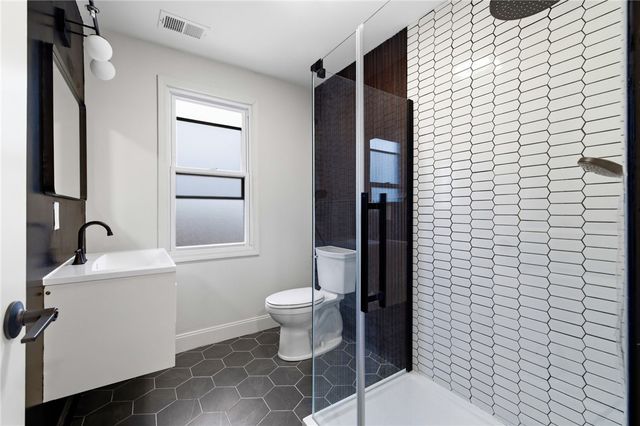 3 3rd Ave, Rankin, PA 15104