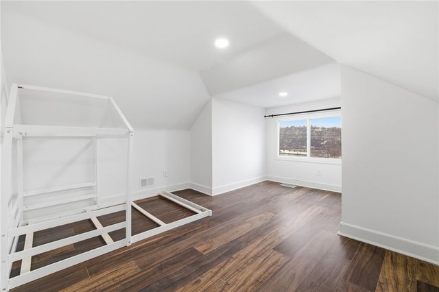 3 3rd Ave, Rankin, PA 15104