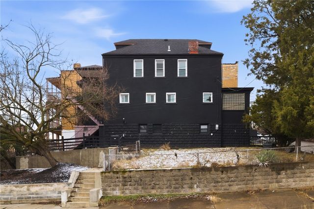 3 3rd Ave, Rankin, PA 15104