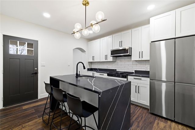 3 3rd Ave, Rankin, PA 15104