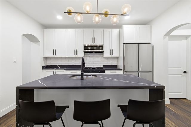 3 3rd Ave, Rankin, PA 15104