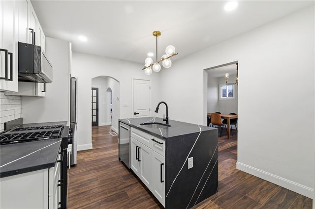 3 3rd Ave, Rankin, PA 15104