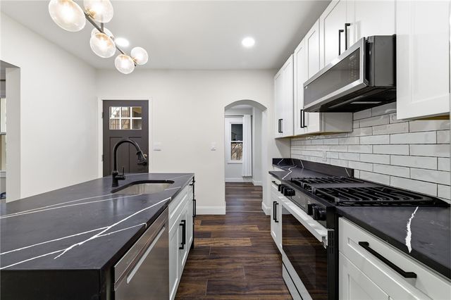 3 3rd Ave, Rankin, PA 15104