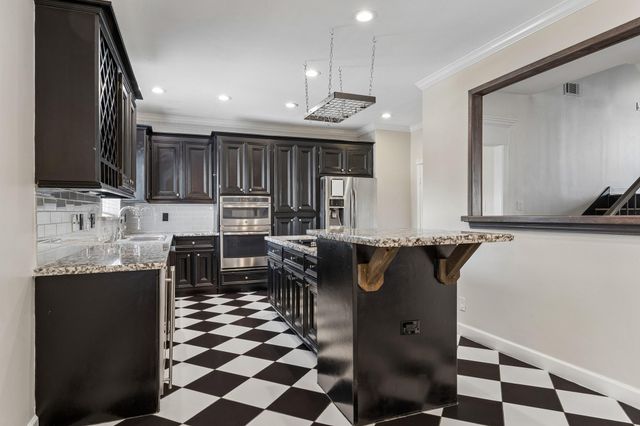 1017 Nantucket Drive A, Houston, TX 77057