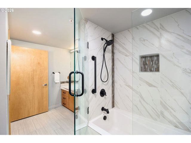 1133 Nw 11TH Ave 207, Portland, OR 97209