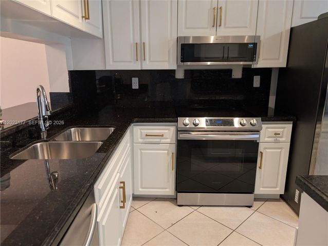 7903 NW 7th Ct 7903, Plantation, FL 33324