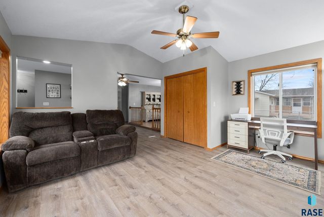 6609 W 47th St Street, Sioux Falls, SD 57106