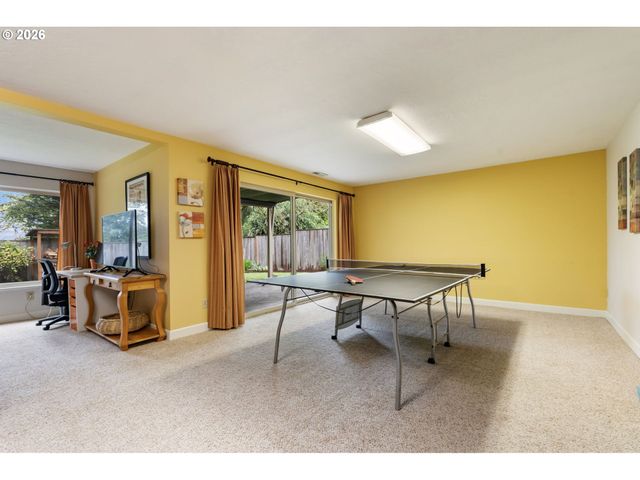 1941 KILKENNY Rd, Lake Oswego, OR 97034