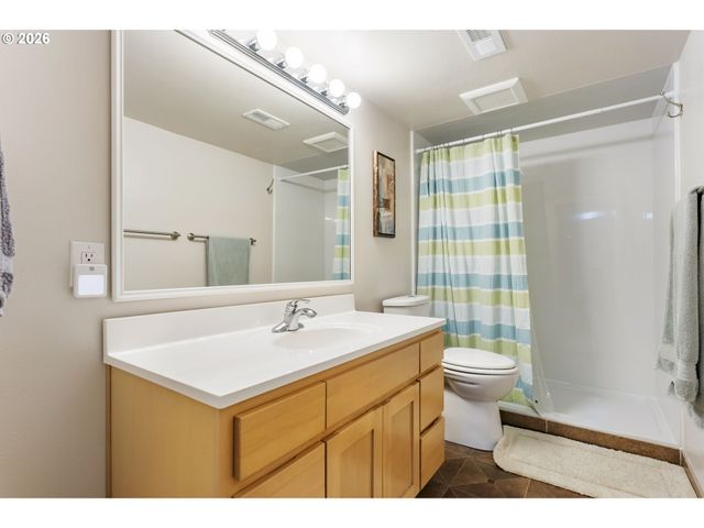 1941 KILKENNY Rd, Lake Oswego, OR 97034