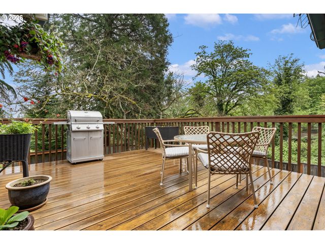 1941 KILKENNY Rd, Lake Oswego, OR 97034