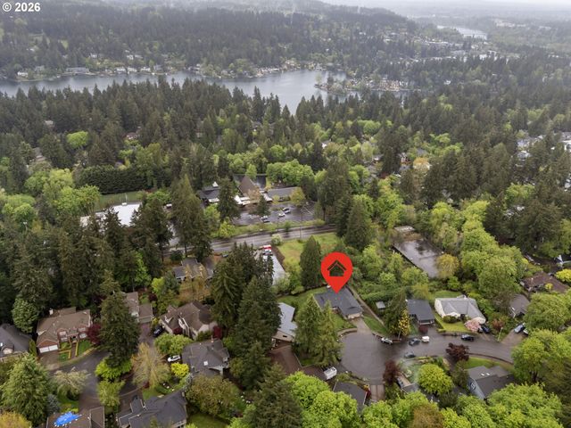 1941 KILKENNY Rd, Lake Oswego, OR 97034