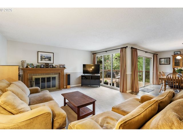 1941 KILKENNY Rd, Lake Oswego, OR 97034