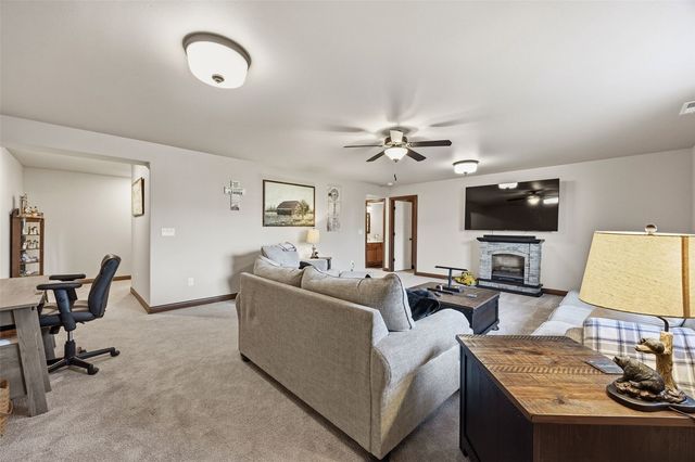 625 Fawn Avenue, Tiffin, IA 52340