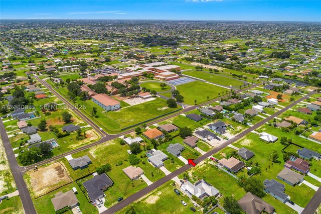 1208 NE 19TH ST, Cape Coral, FL 33909