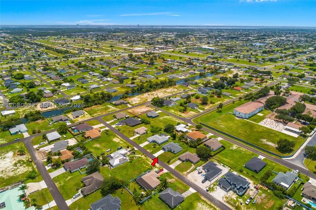 1208 NE 19TH ST, Cape Coral, FL 33909